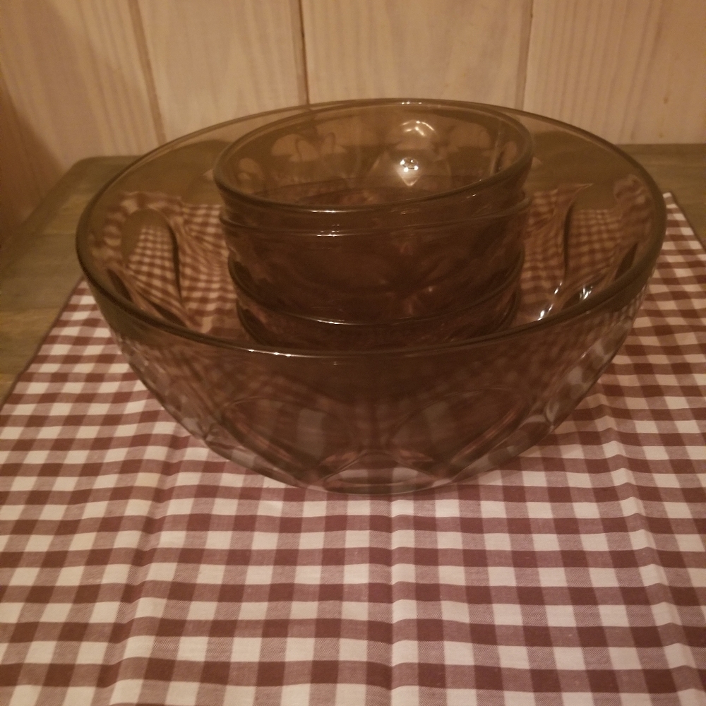 ⬇️Final Sale⬇️Brown glass salad set